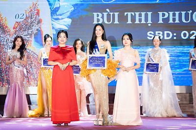 CHỦ TỊCH HÒA BÌNH GROUP MBA.NGUYỄN THỊ THU HUYỀN TRAO GIẢI “NGƯỜI ĐẸP NHÂN ÁI” TẠI PRESS BEAUTY 2025 