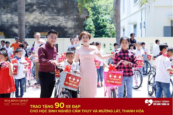 The Nature Book: Những bước chân vì cộng đồng